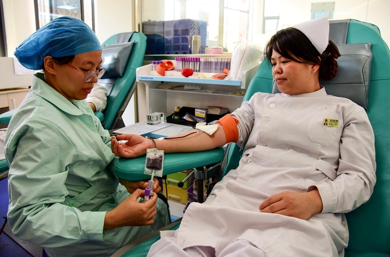 厦门医学院附属第二医院的医务工作者参加义务献血（林志杰摄影）-7915.jpg